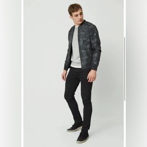 Topman men’s lightweight gray camo jacket